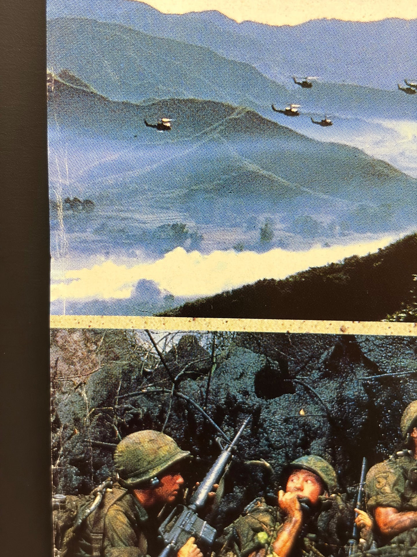 Hamburger Hill (1987) Original Japanese B2 Poster - Condition detail 6