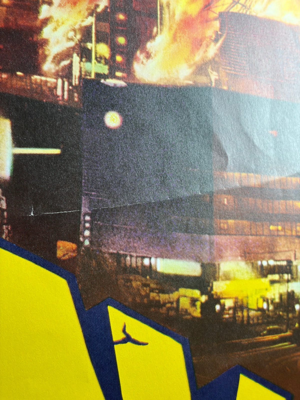 King Kong vs. Godzilla (1962) Original Japanese B2 Poster - 1977 Re-release - Condition detail 12