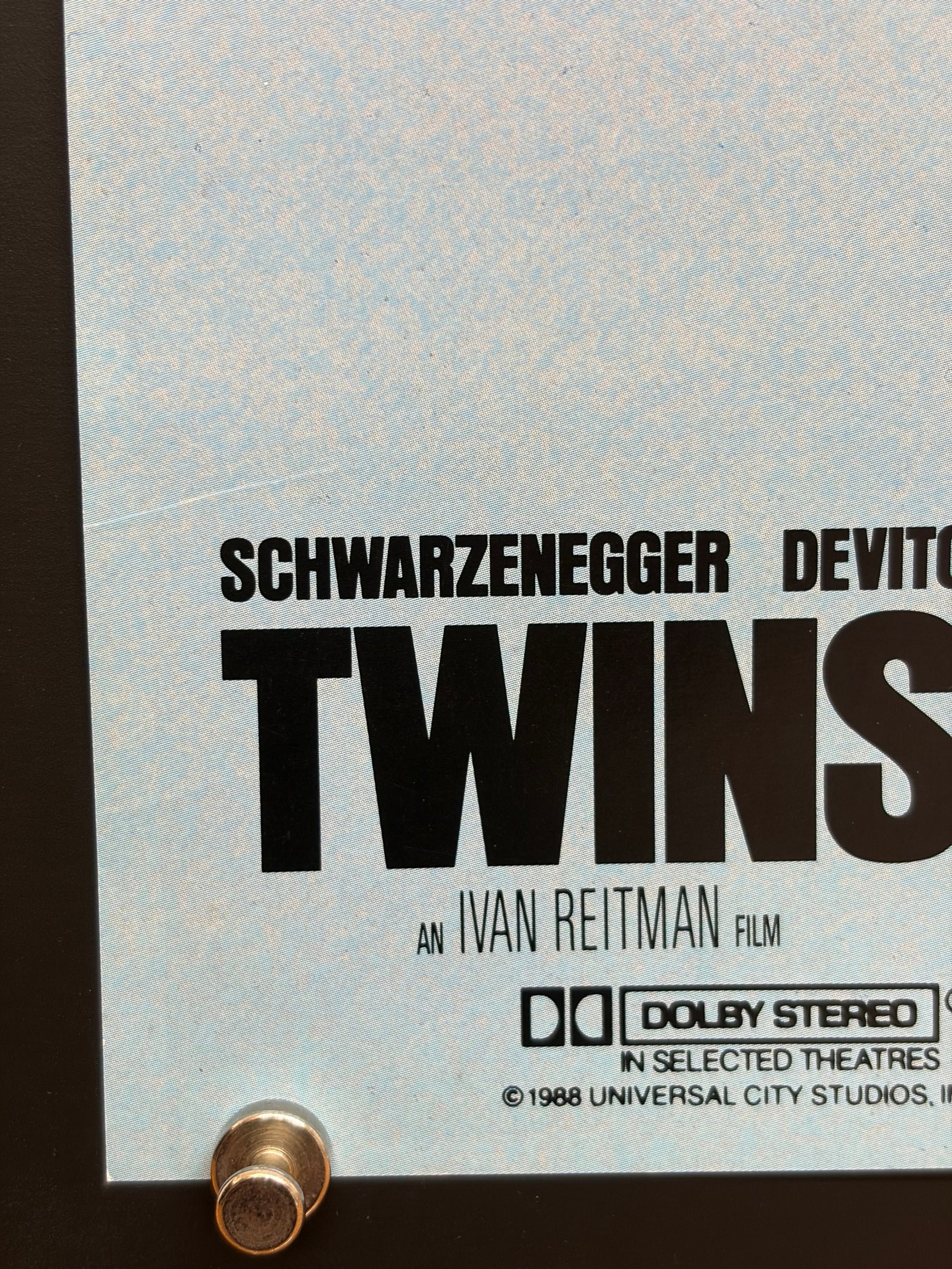 Twins (1988) Original Japanese B2 Poster - Condition detail 5