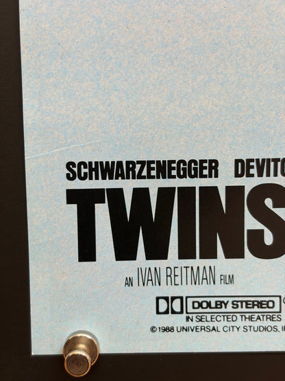Twins (1988) Original Japanese B2 Poster - Condition detail 5